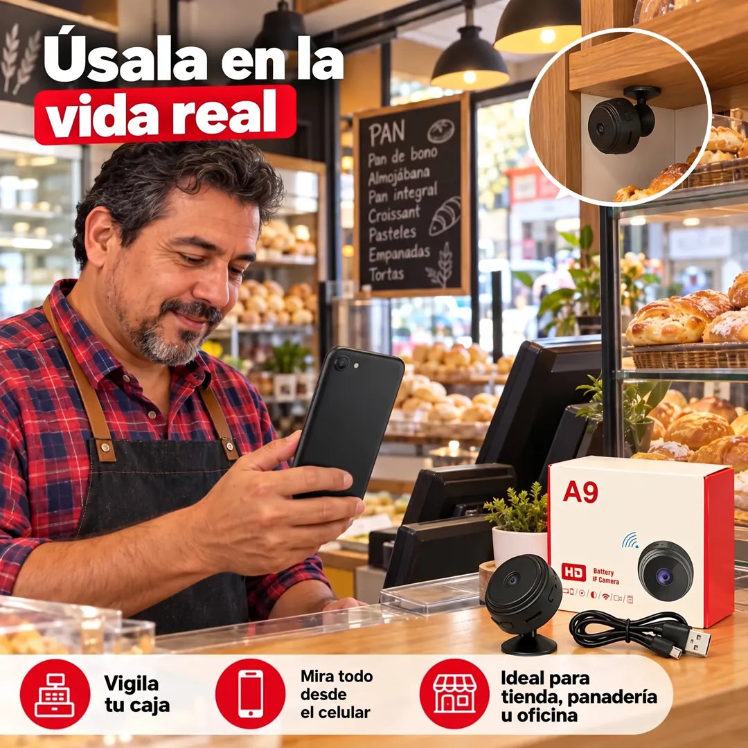Panadero mirando en el celular la entrada de su panadería con la cámara A9